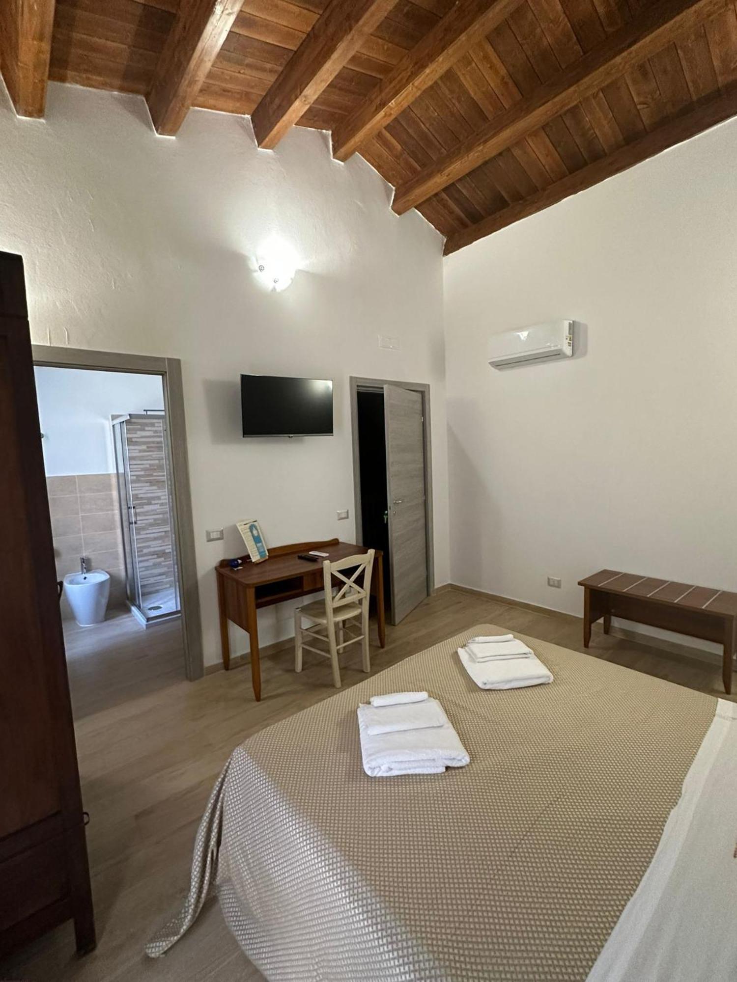 B&B Vittorio Emanuele Ciro Marina Exterior photo
